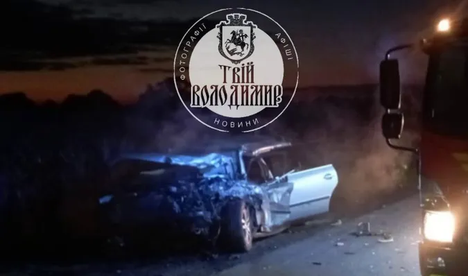 Біля Володимира зіткнулися три автівки: постраждали троє дорослих і двоє дітей (фото)