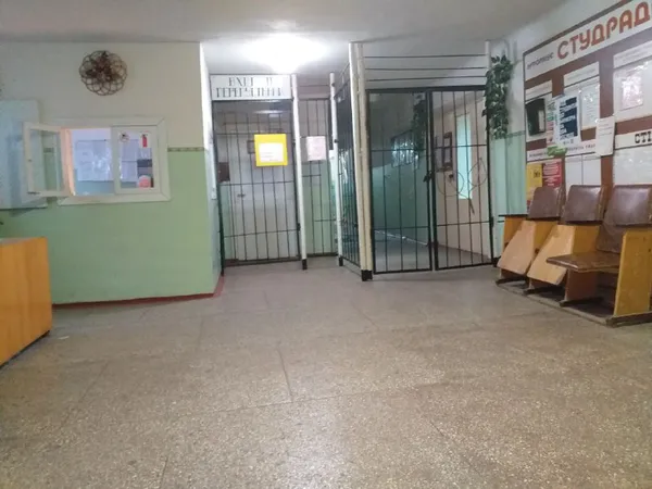Таргани, відсутність води і холодні зими: скільки і за що платять у гуртожитках СНУ (фото)