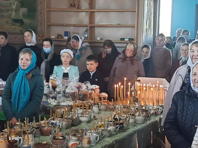 Хірург та священник Валіхновський відправив службу в храмі у Турійську (фото, відео)