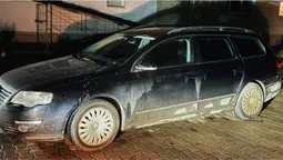 У Луцьку п'яний гонщик розтрощив чужу автівку і втік (фото)