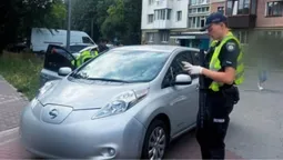 Ніколи не отримував прав: у Луцьку спіймати водія під кайфом, який утікав від поліції (фото)