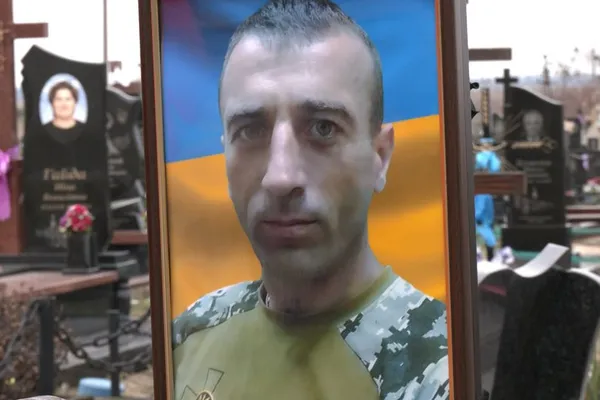 «Найтяжча дорога – на цвинтар до рідної дитини»: спогади батьків про загиблого прикордонника з Волині (відео)