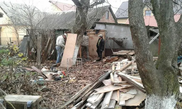 У Луцьку «знесли» сараї на Львівській (фото)