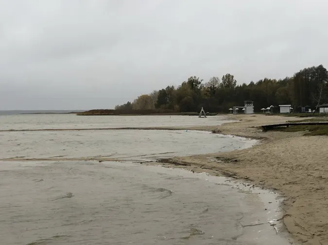 Осінній Світязь зачаровує: показали неповторну красу головного озера Волині (фото)