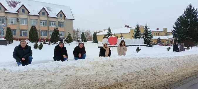У громаді на Волині попрощалися з Героєм Денисом Деркачем (фото)
