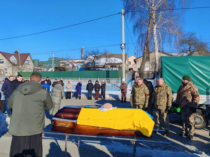 Пів року вважався зниклим: на Волині попрощалися з воїном Сергієм Тузом (фото)