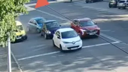 У Луцьку на Відродження зіштовхнулись три легковики (відео)
