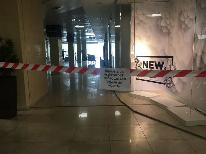 На другому поверсі луцького ЦУМу закрили всі магазини (фото)
