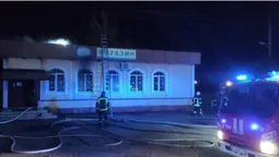Під Луцьком вночі горів магазин (фото, відео)