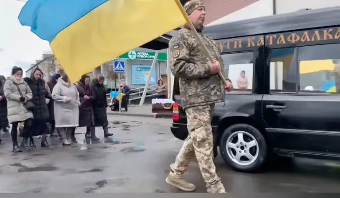 На Волині попрощалися із воїном Анатолієм Мазуром (фото)