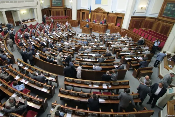 Земля замість статуту поліції: як у Верховній Раді домовляються про голосування