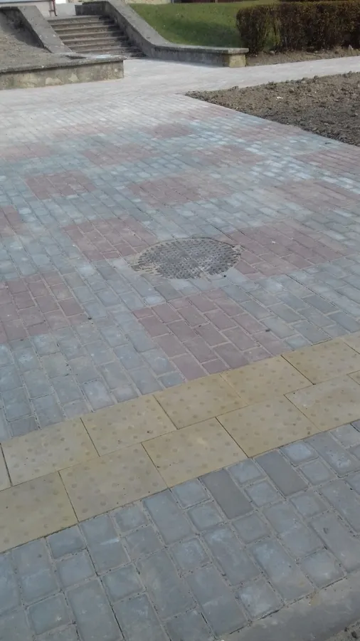 У Луцьку відремонтували тротуари на двох вулицях (фото)