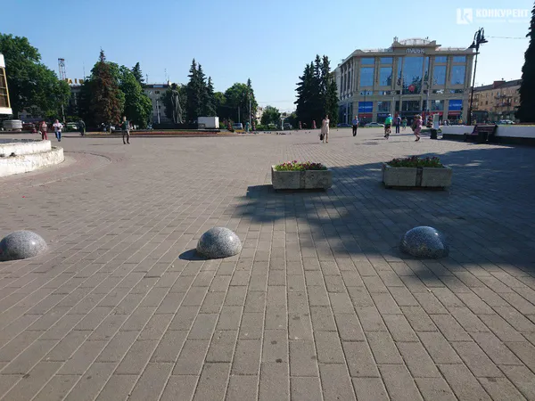 У центрі Луцька встановили обмежувачі руху (ФОТОФАКТ)
