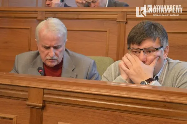 Святослав Кравчук (зліва) на момент обрання був у складі топ-менеджменту АПГ «Пан Курчак»;  Роман Микитюк - нині власник фермерського господарства «Аміла»
