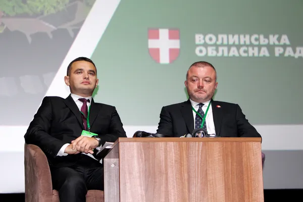 Директор Львівського територіального управління Національного антикорупційного бюро України Тарас Лопушанський та інвестор Андрій Покровський