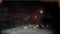 У Луцьку вночі п'яний на «рено» втікав від патрульних і в'їхав у припарковане авто (відео)