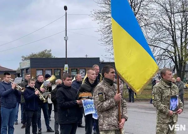 На Волині попрощались із загиблим Героєм Костянтином Карабаджаком (фото)