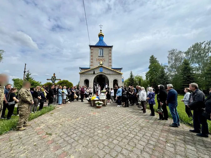 У громаді на Волині попрощалися із воїном Юрієм Сасагою (фото)