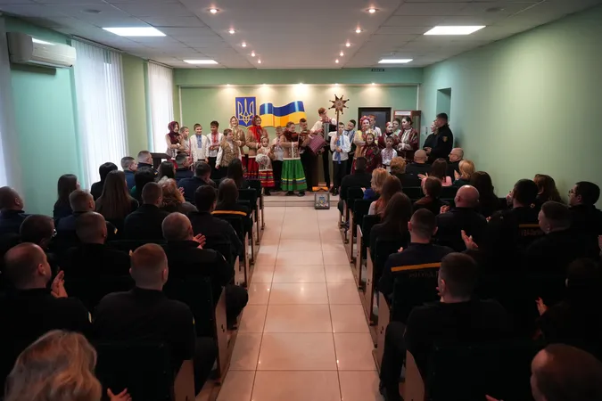 Як талановиті дітки колядували для волинських рятувальників (фото)