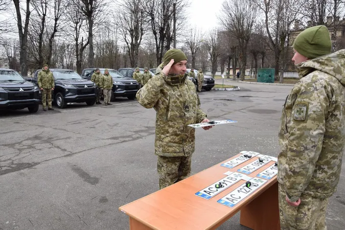 Волинські прикордонники отримали від США нові позашляховики (фото, відео)