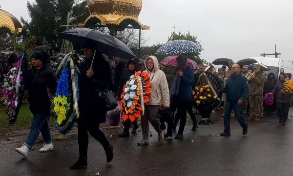На Волині попрощались із загиблим воїном Петром Грисюком (фото)