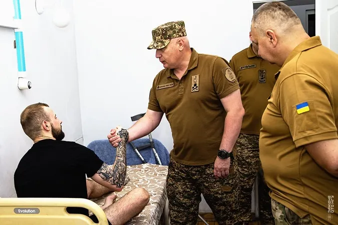 На Волині родинам полеглих нацгвардійців вручили державні нагороди (фото)