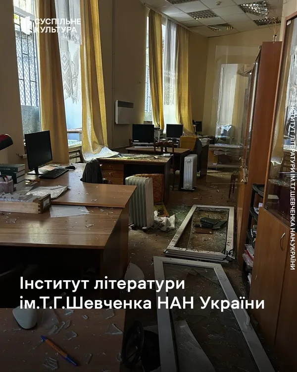 Палали будинки, ринок і музеї: який вигляд має Київ після масованої атаки РФ (фото)