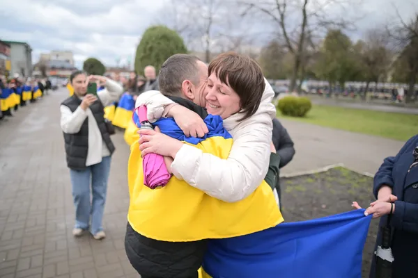 На Волині зустріли захисника Василя Мартинюка, який провів у полоні 16 місяців (фото)