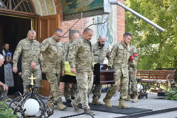 Біля Луцька попрощалися з загиблим на Донеччині воїном Костянтином Ризванюком