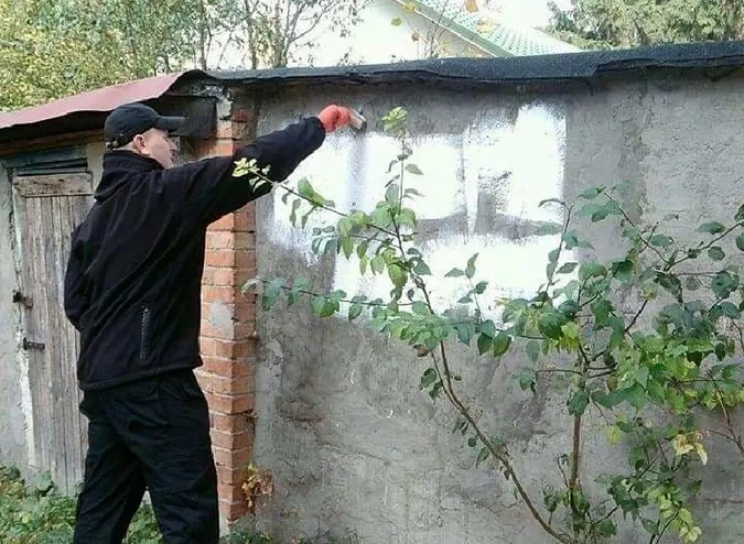 Лучан просять зафарбовувати рекламу наркотиків на стінах (фото)