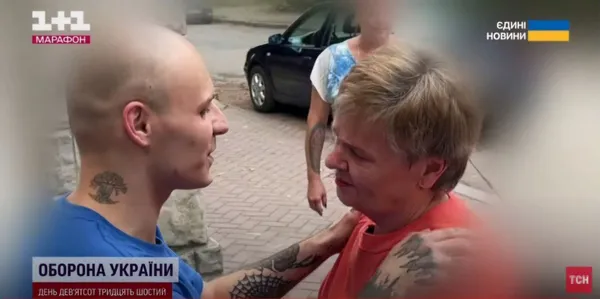 Вперше після полону: бойовий медик з Луцька Дмитро Селютін зустрівся з рідними та собакою (фото)