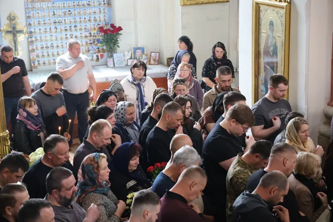 У Луцьку попрощалися із загиблими захисниками Олександром Махновцем та Валерієм Максимчуком (фото)