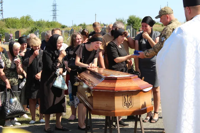 У Рожищі попрощалися із Миколою Катеринюком, який понад рік був безвісти зниклим (фото)