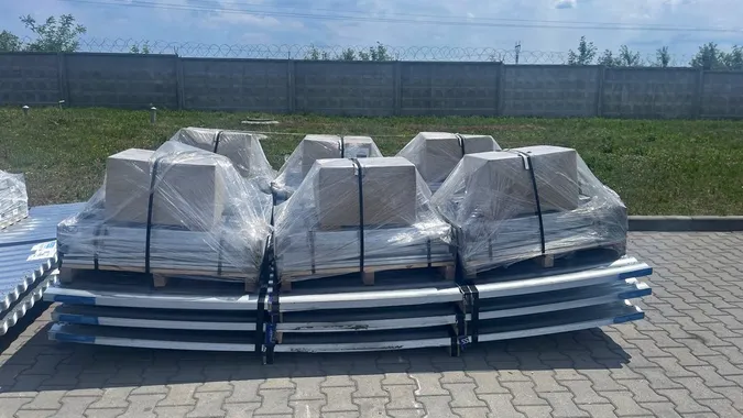 Волинські фермери отримали 34 модульні зерносховища від ООН