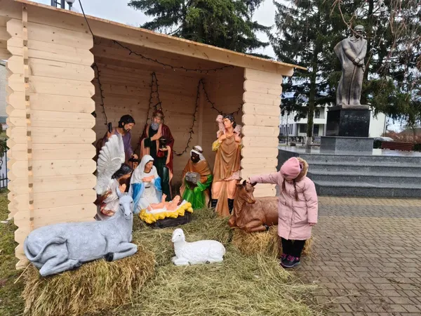 У Підгайцівській громаді засвітили головну ялинку (фото, відео)