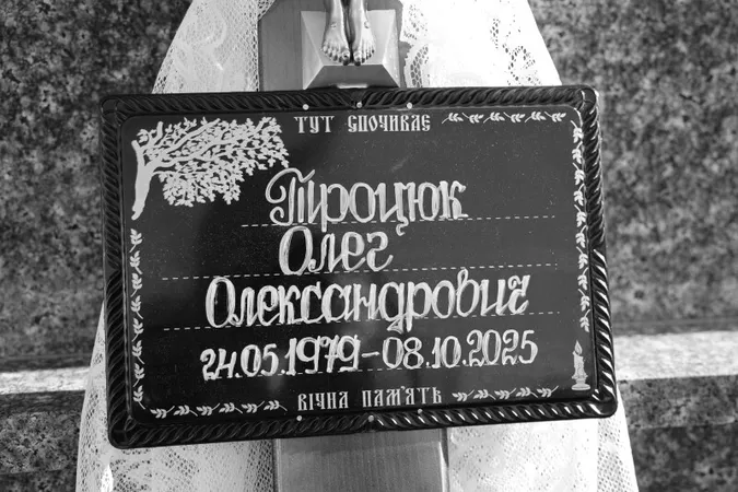 У Луцьку попрощалися з Героями Олегом Троцюком та Ігорем Кунашиком (фото)