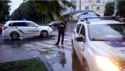 Був напідпитку і розбив голову сам: патрульні показали відео інциденту з велосипедистом
