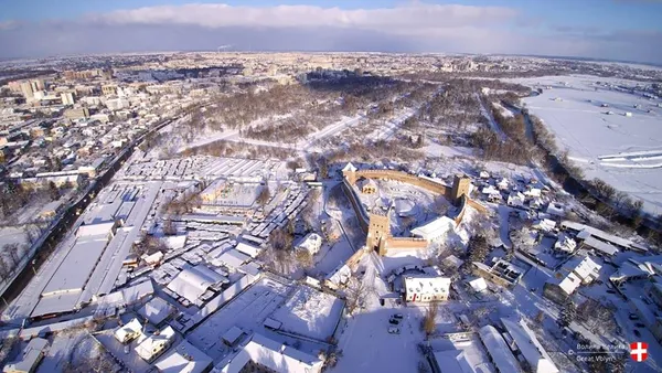 Показали неймовірні фото засніженого замку Любарта (фото)