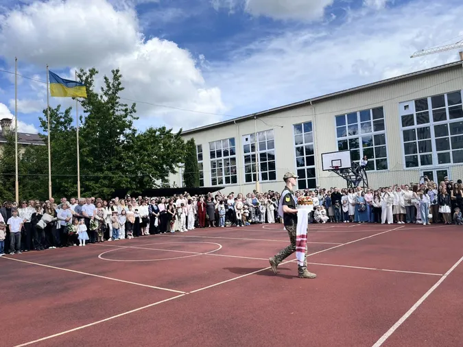 Майже 400 ліцеїстів завершили навчання у військовому ліцеї на Волині (фото)