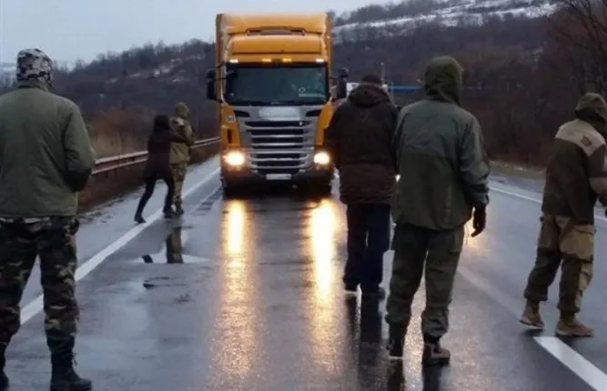 Блокаду російських фур можуть відновити після 25 лютого, – активіст