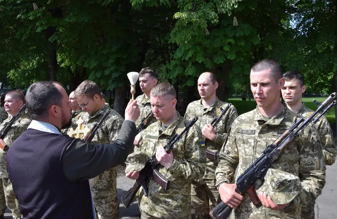 У Луцьку рекрути-прикордонники склали військову присягу (фото)