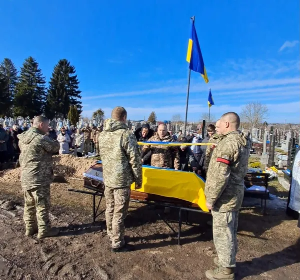 На Волині провели в останню дорогу полеглого воїна Віктора Ващука (фото)