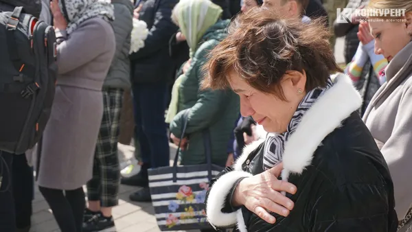 Луцьк на колінах: попрощалися з двома полеглими Героями (фото, відео)