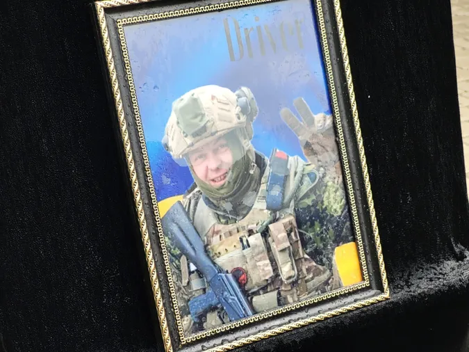 Місто плакало дощем: у Ковелі попрощалися з Героєм Віталієм Кушнірчуком