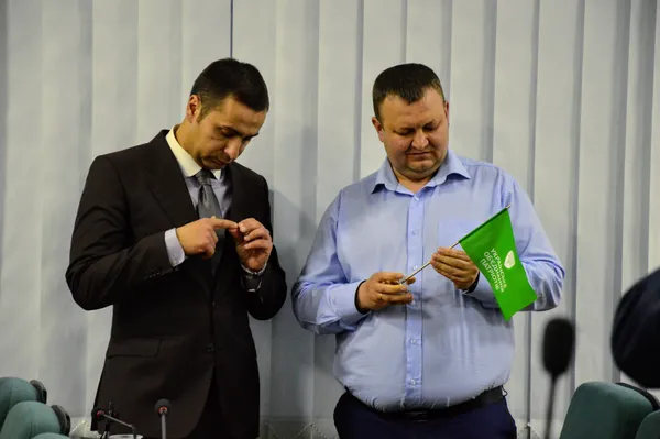 Депутати з «УКРОПу» Микита Рабан та Сергій Шкода під кінець дня знайшли забавку