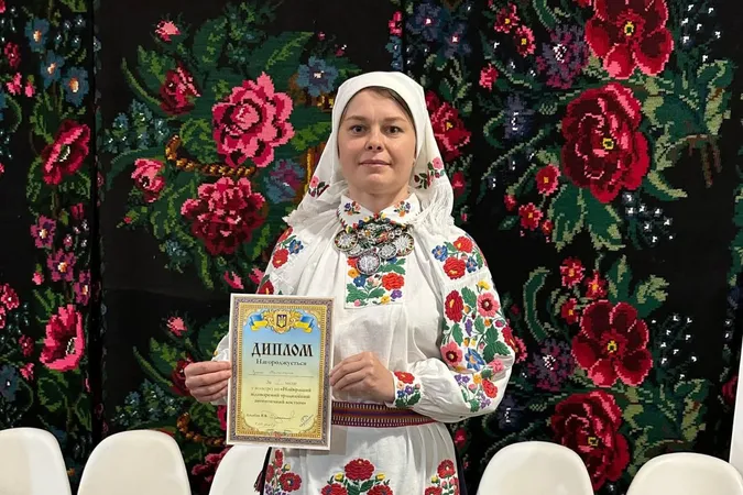 Відтворила стародавній костюм: волинянка посіла перше місце у Всеукраїнському конкурсі (фото)