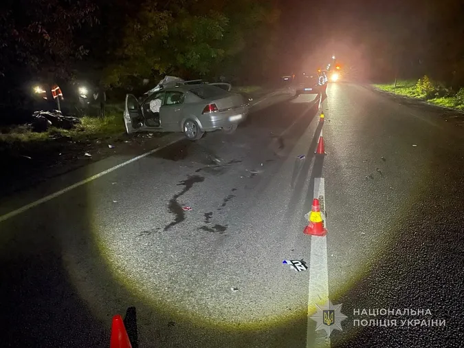 Під Луцьком сталася смертельна аварія: водій Opel на смерть збив 19-річного мотоцикліста (фото)