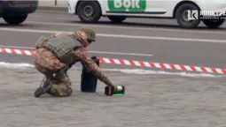 Підозрілий пакет у центрі Луцька: що знайшли вибухотехніки (фото)