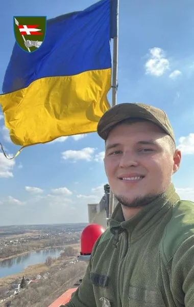 Шалені ризики і загрози: 14 бригада показала, як працюють їхні зв'язківці (фото)