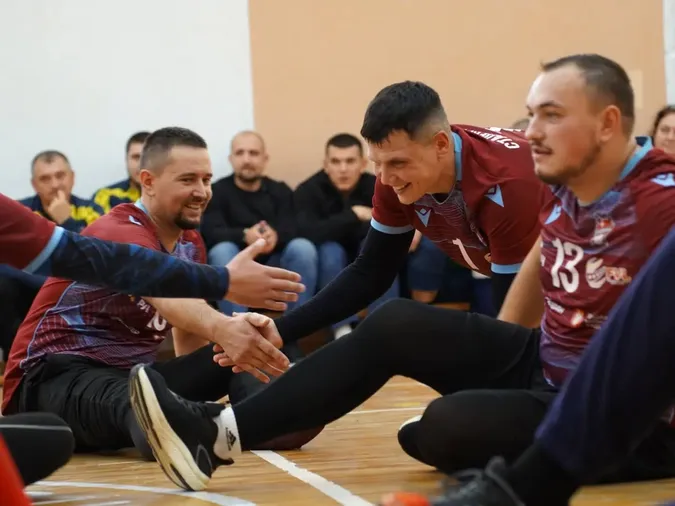 Луцькі ветерани вибороли друге місце на чемпіонаті України з волейболу сидячи (фото)